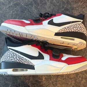 Nike Men’s Air Jordans Chicago Red Size 12